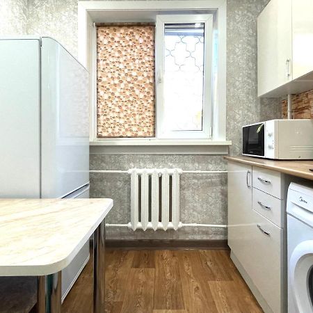 Абая 68 Квартира В Центре, 4 Спальных Места Петропавловск Екстериор снимка
